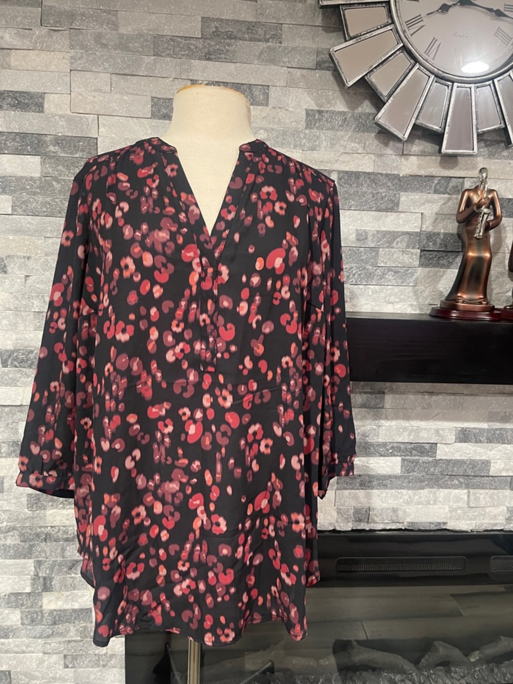 Torrid Harper Top 0  Size L Black Red  Print